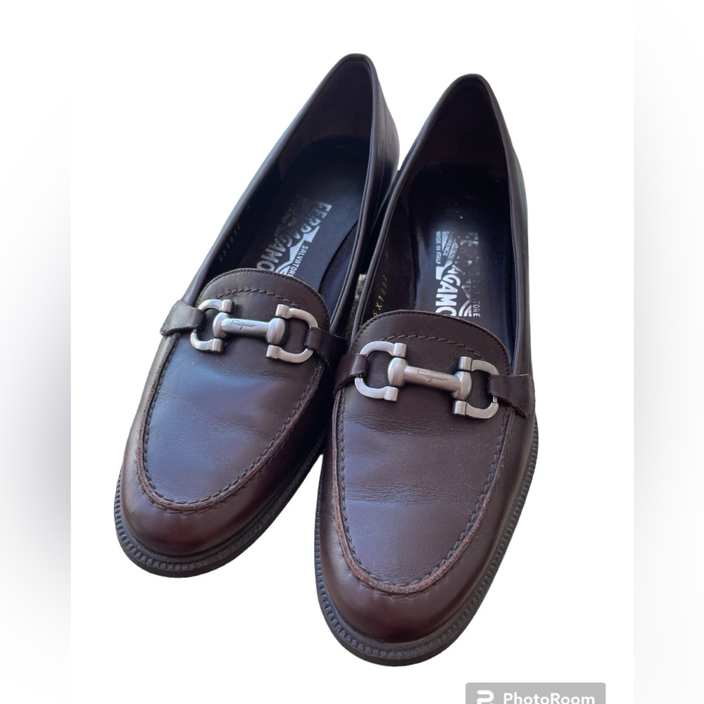 Salvatore Ferragamo Women’s Brown Classic Leather Loafers Size 8 One Spot